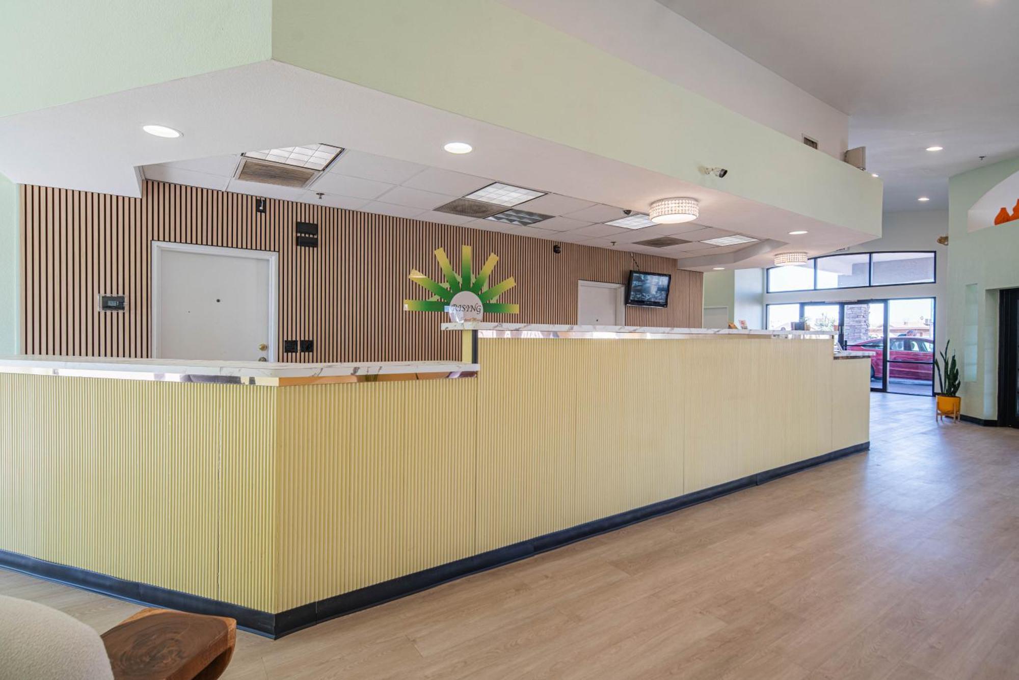 Hotel Rising Phoenix Esterno foto
