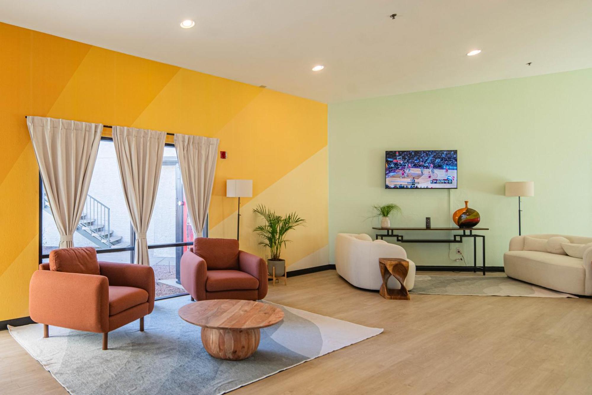 Hotel Rising Phoenix Esterno foto